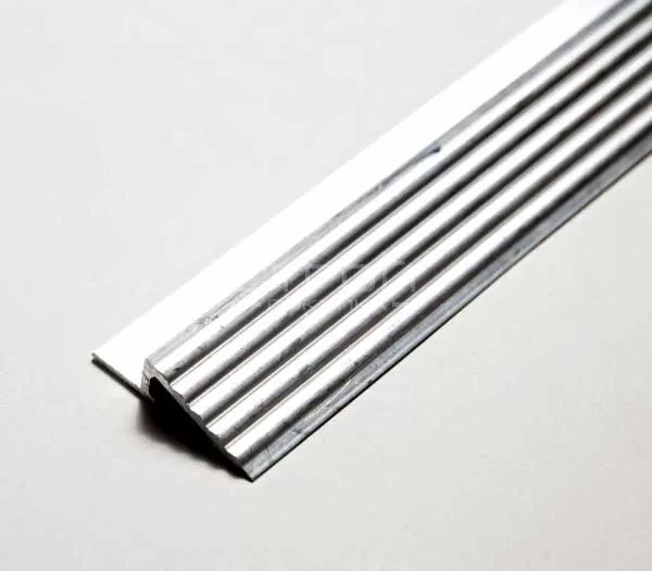 Алюминиевый профиль порог без модульного грязезащитного покрытия