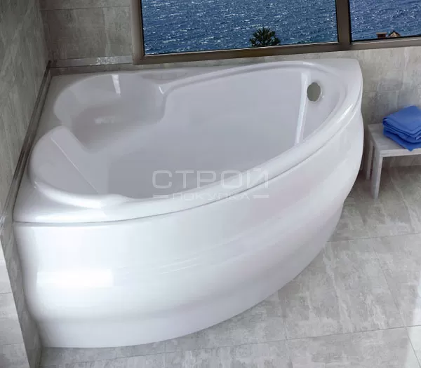 Угловая ванна в маленькой ванной Finezja Nova Besco (140, 155, 170).