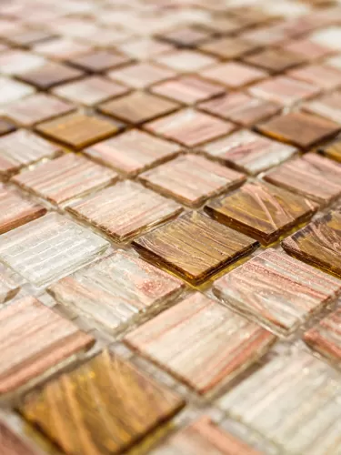 Бежево-прозрачние мозаичные чипы на сетке