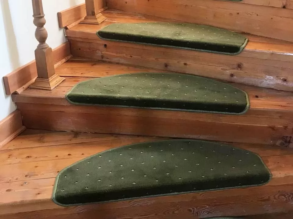 Накладки на ступеньки ковровые — Барс зеленый ковролин.