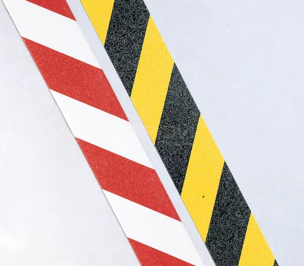Предупреждающая лента красно-белая и желто-черная